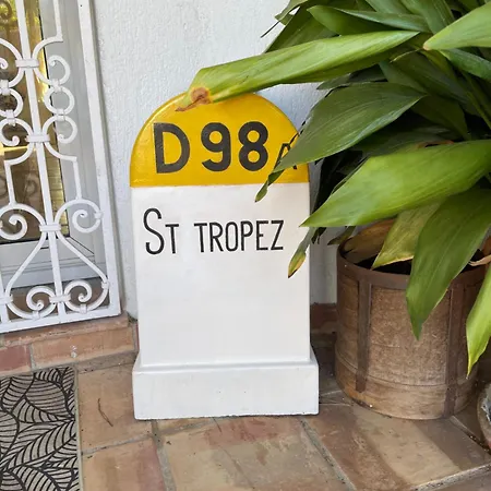 빌라 Provencale, Golfe Saint Tropez, Climatisee 12 Pers, 4 Suites, Piscine Chauffee, Hammam, Spa, Billard, Petanque, Wifi Professionnel Debit