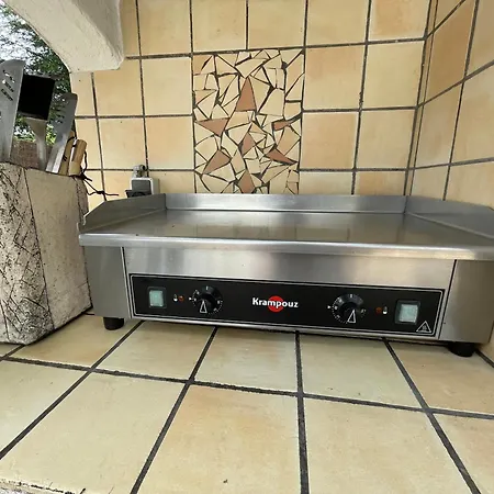 Provençale, Golfe Saint Tropez, Climatisée 12 Pers, 4 Suites, Piscine Chauffée, Hammam, Spa, Billard, Pétanque, Wifi Professionnel Débit Gassin