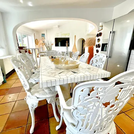 빌라 Provencale, Golfe Saint Tropez, Climatisee 12 Pers, 4 Suites, Piscine Chauffee, Hammam, Spa, Billard, Petanque, Wifi Professionnel Debit