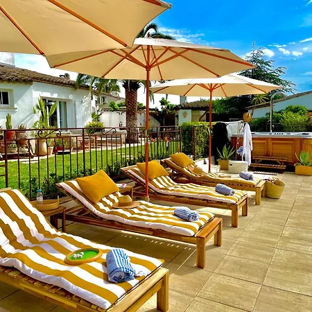 Provencale Golfe St Tropez Climatisee Piscine Chauffee, Spa, Billard, Wifi Debit Pro *