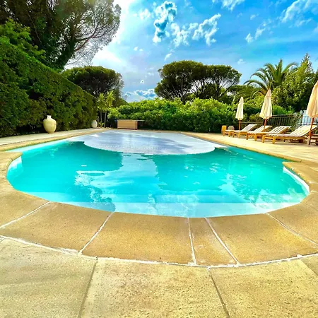 Provencale Golfe St Tropez Climatisee Piscine Chauffee, Spa, Billard, Wifi Debit Pro Villa *