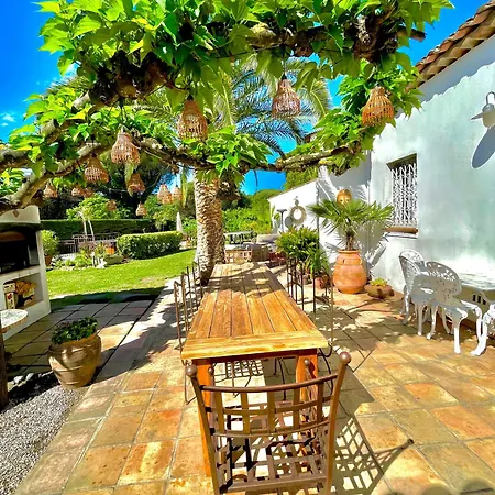 Provencale Golfe St Tropez Climatisee Piscine Chauffee, Spa, Billard, Wifi Debit Pro Villa Gassin