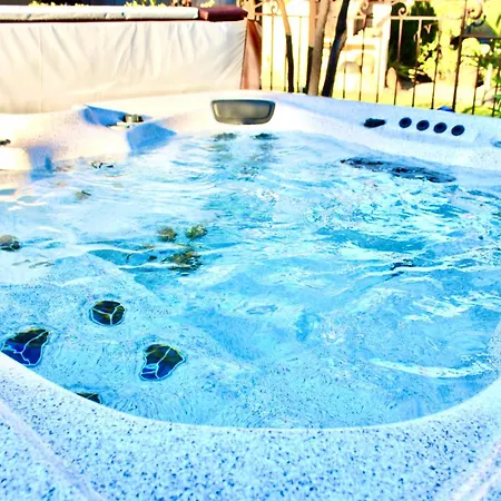 فيلة Climatisee, Golfe Saint Tropez, 12 Pers, 4 Suites, Piscine Chauffee, Hammam, Spa, Billard, Petanque, Wifi Professionnel Debit