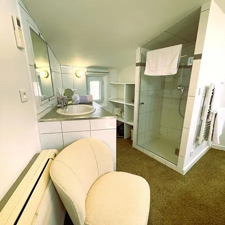 Climatisee, Golfe Saint Tropez, 12 Pers, 4 Suites, Piscine Chauffee, Hammam, Spa, Billard, Petanque, Wifi Professionnel Debit * جاسّا